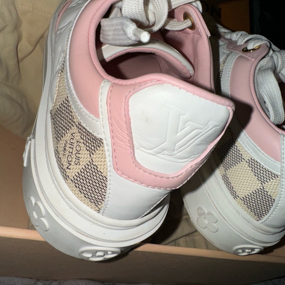Louis Vuitton sneakers - Picture 13 of 16